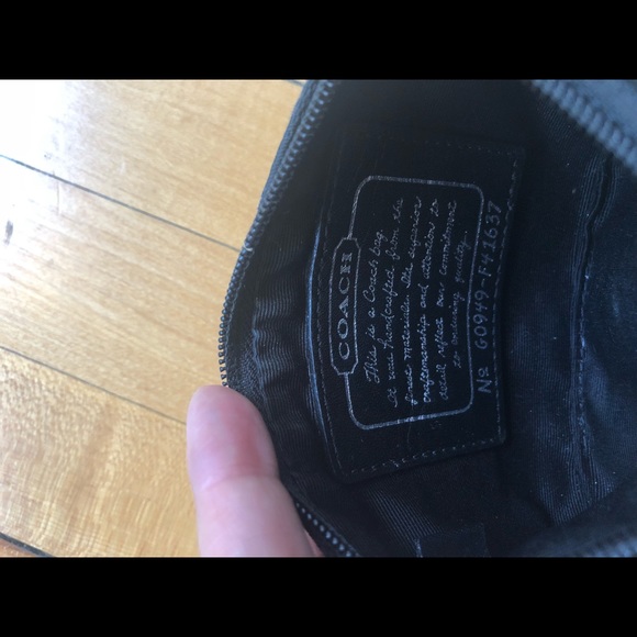 Coach wristlet - Picture 2 of 5